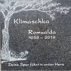 Kolumbariumplatte mit Baum und Inschrift Kolumbariumplatte mit Baum und Inschrift sowie Spruch "Deine Spur führt in unser Herz"